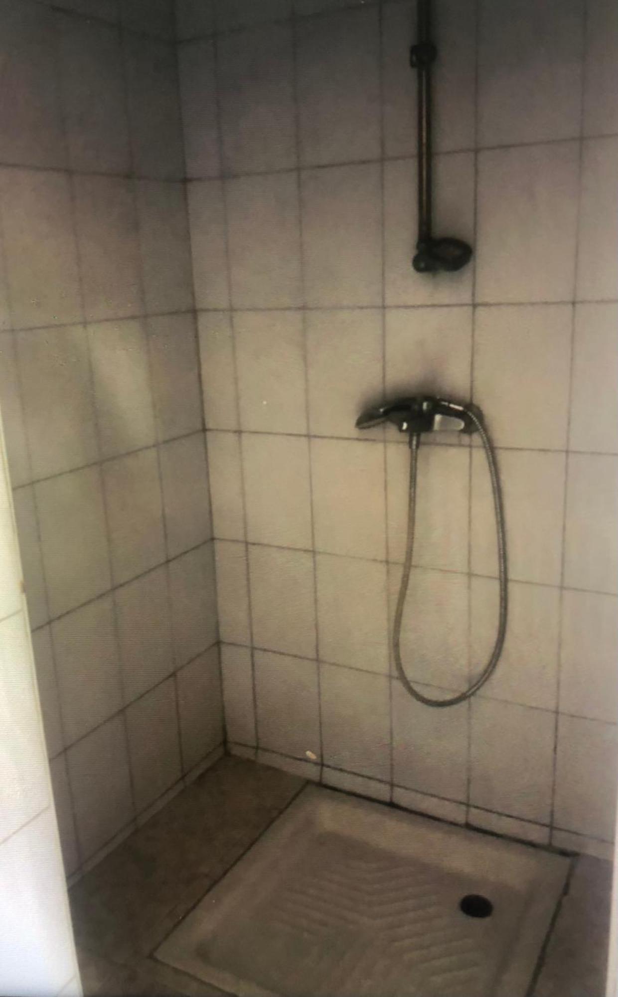 Tatys Homestay Дар ес Саалам Екстериор снимка