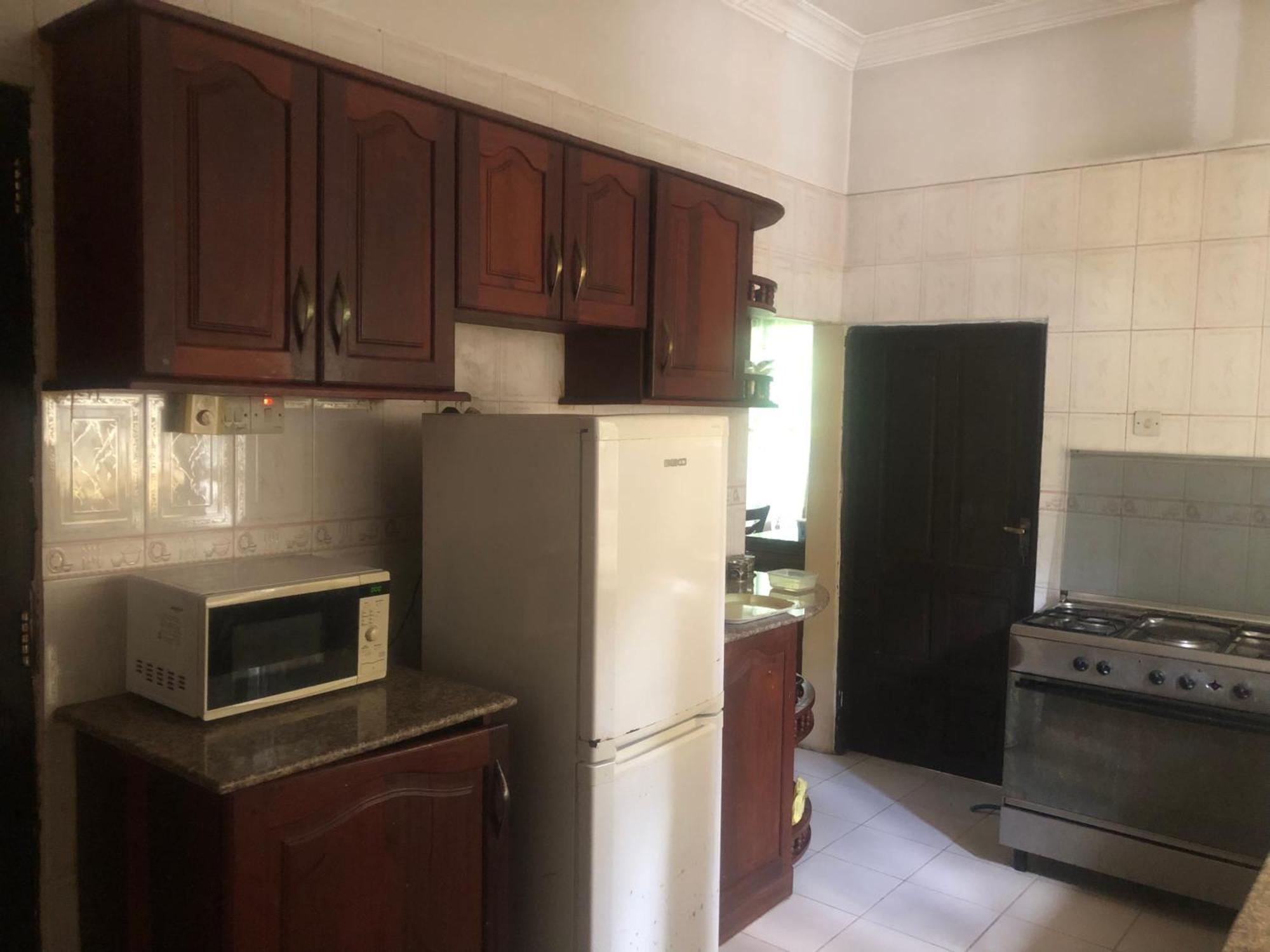 Tatys Homestay Дар ес Саалам Екстериор снимка