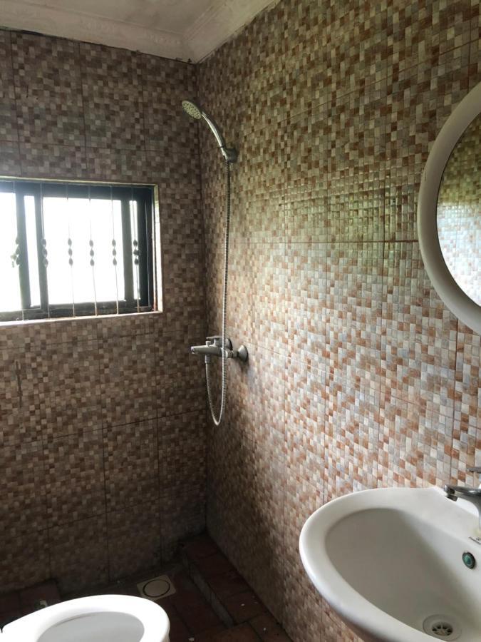 Tatys Homestay Дар ес Саалам Екстериор снимка