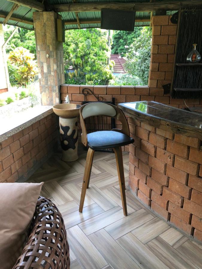 Tatys Homestay Дар ес Саалам Екстериор снимка