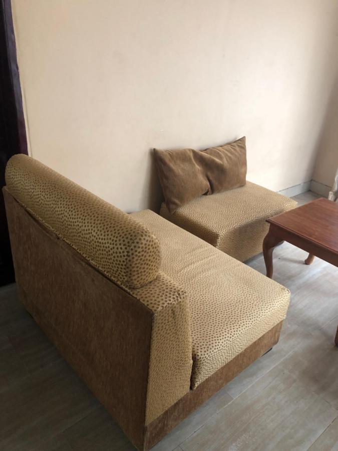 Tatys Homestay Дар ес Саалам Екстериор снимка