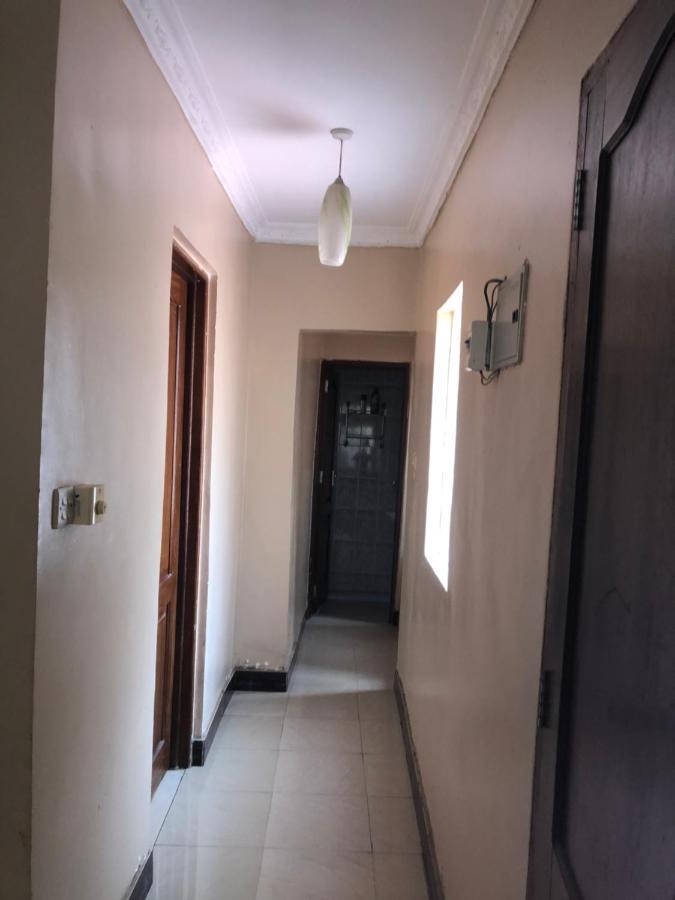 Tatys Homestay Дар ес Саалам Екстериор снимка