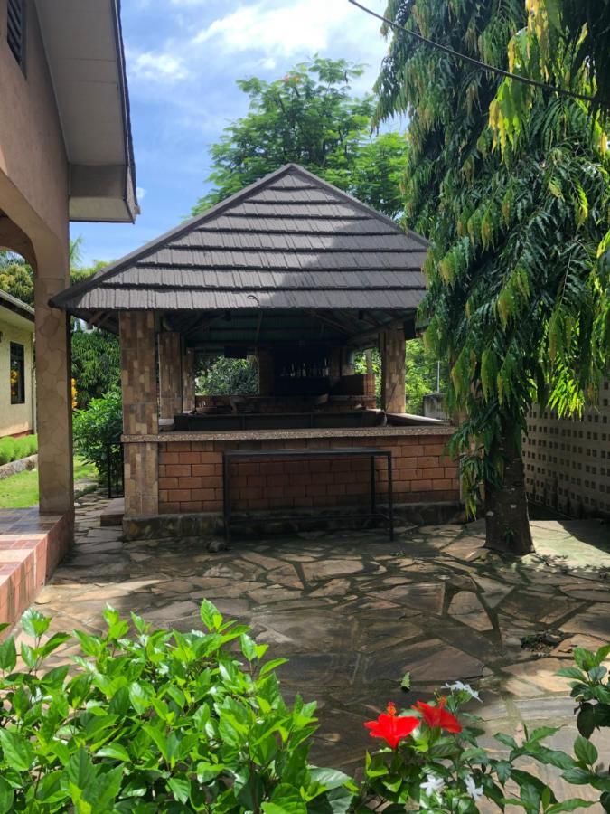 Tatys Homestay Дар ес Саалам Екстериор снимка